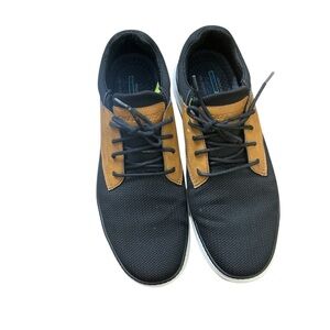 Skechers classic fit air cooled memory foam Black and Tan Sneakers for Men